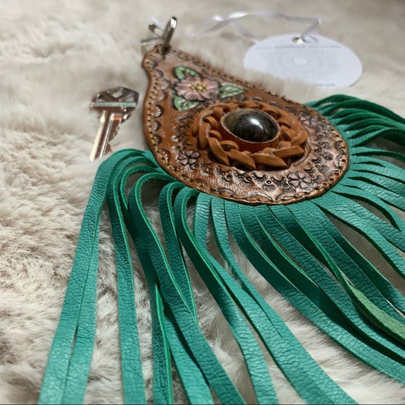 NWT Mahiya oversized cowgirl key ring - Picture 4 of 9